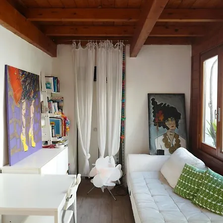 Guest house I'mc Ioamocagliari 3*